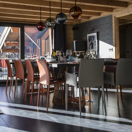 شقة Chalet Gstaad: Experience Alpine Serenity *
