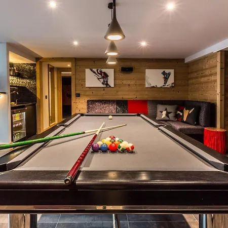 Chalet Gstaad: Experience Alpine Serenity Διαμέρισμα