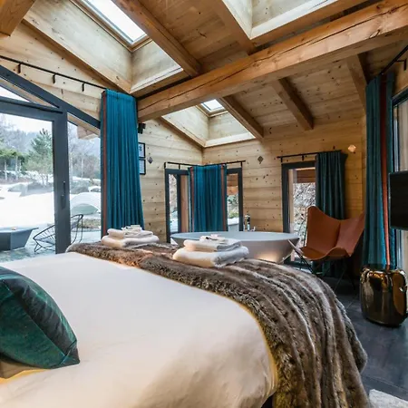 شقة Chalet Gstaad: Experience Alpine Serenity *